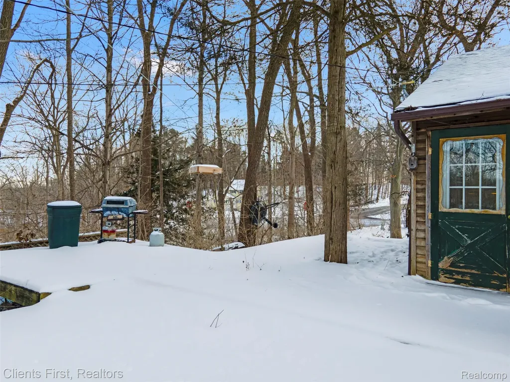 9985 Ford Road Superior Charter Township MI 48198