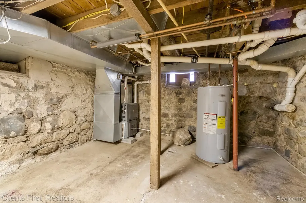 9985 Ford Road Superior Charter Township MI 48198