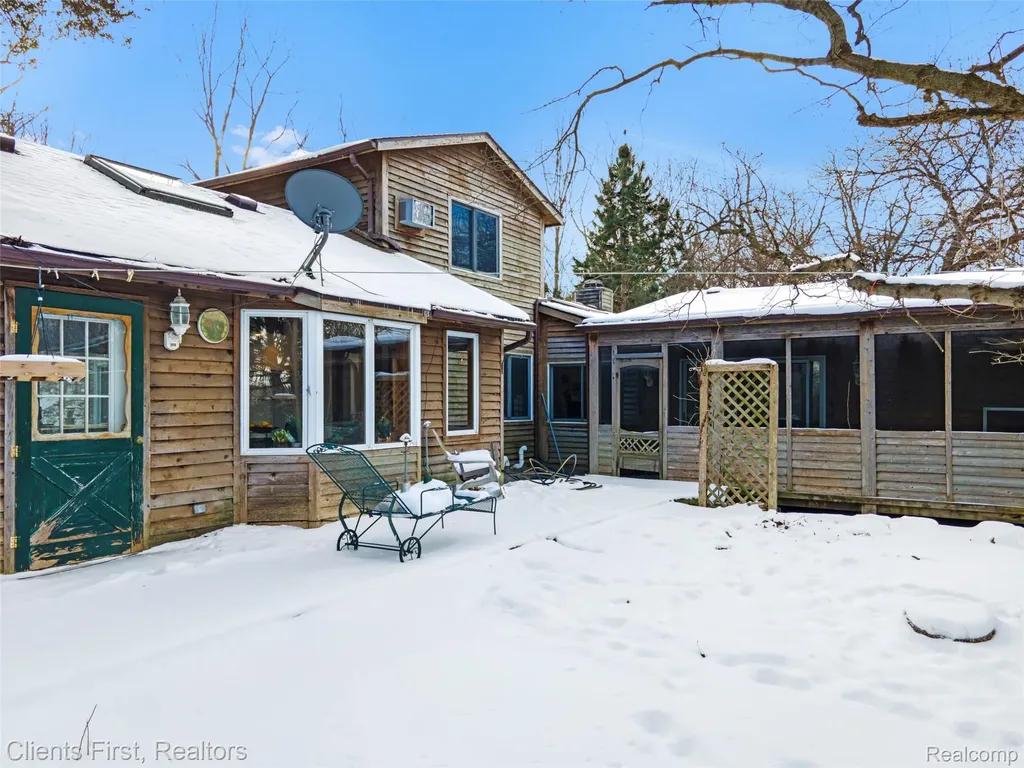 9985 Ford Road Superior Charter Township MI 48198