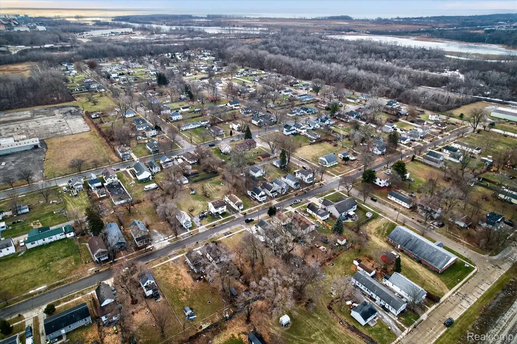 404 Almyra Avenue Monroe City MI 48161
