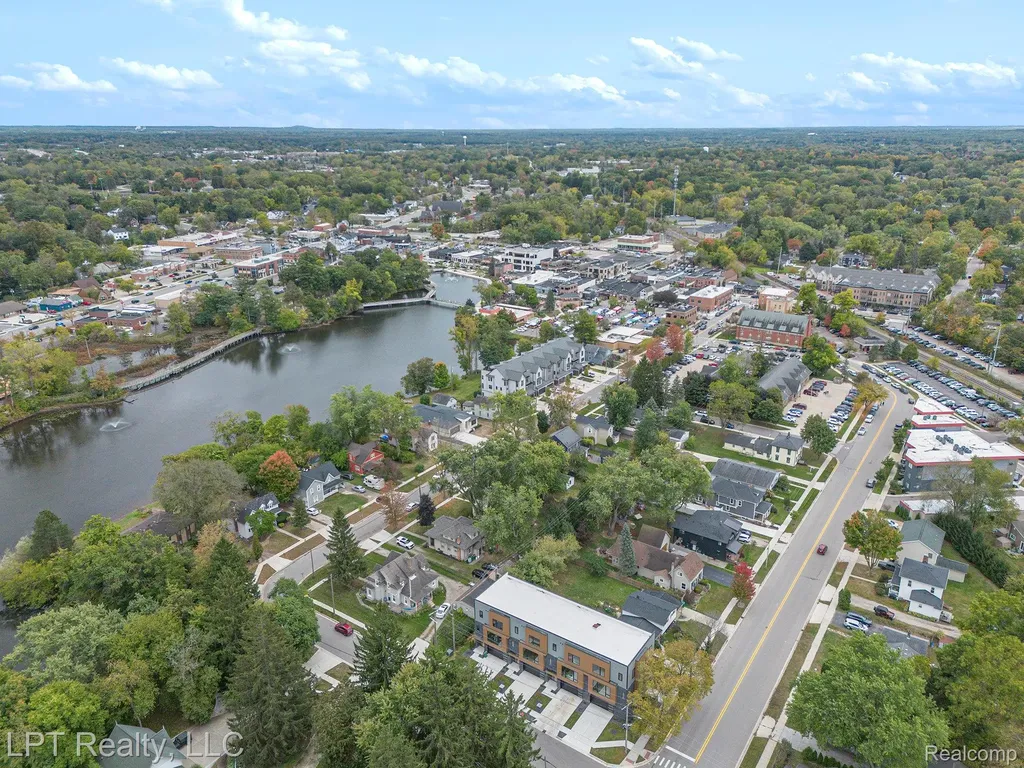 525 Walnut Street Brighton City MI 48116