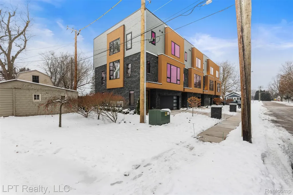 525 Walnut Street Brighton City MI 48116