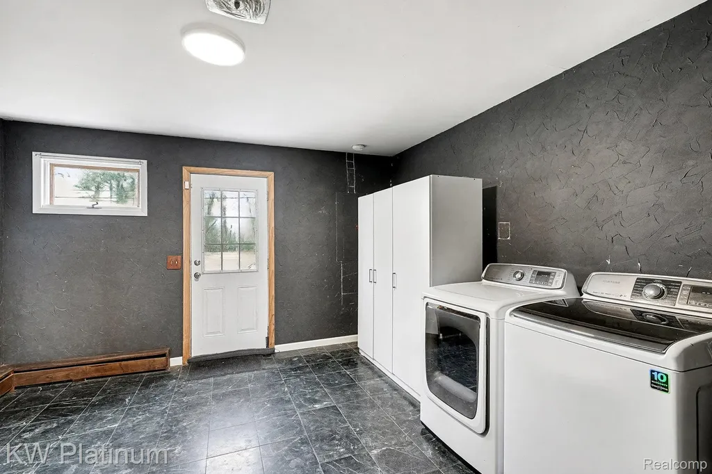 185 Michelson Road Rochester Hills City MI 48307