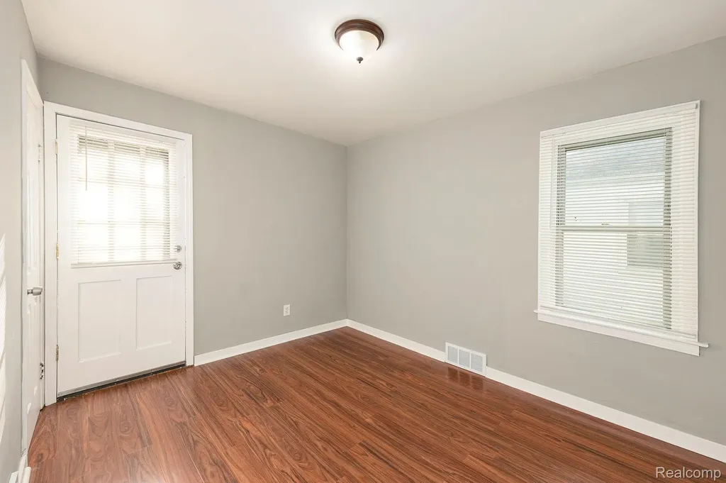 17124 Toepfer Drive Eastpointe City MI 48021