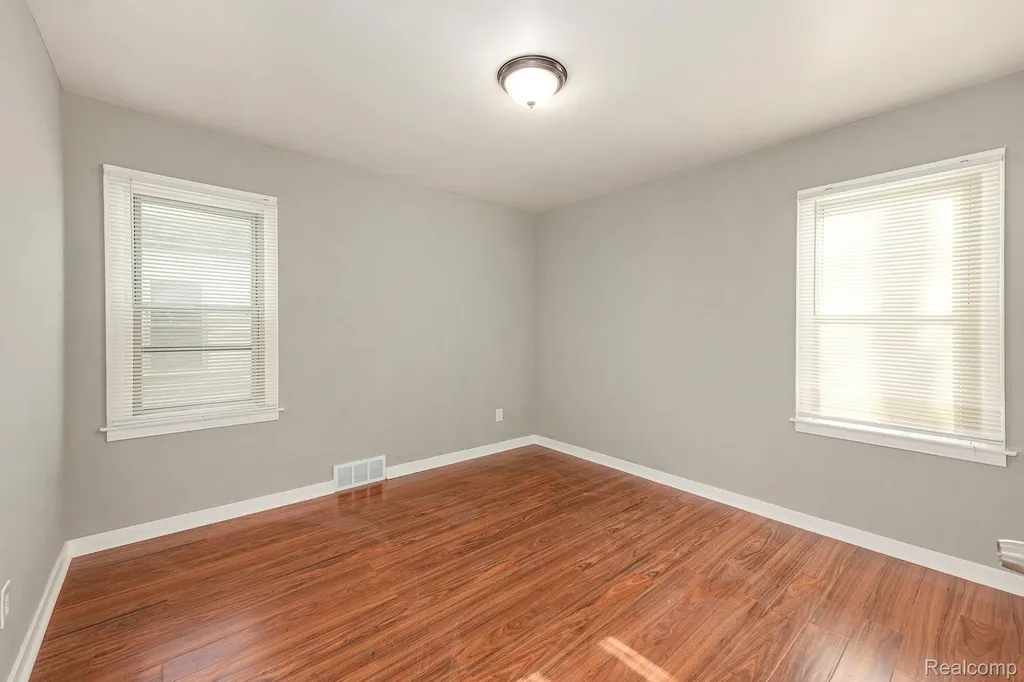 17124 Toepfer Drive Eastpointe City MI 48021