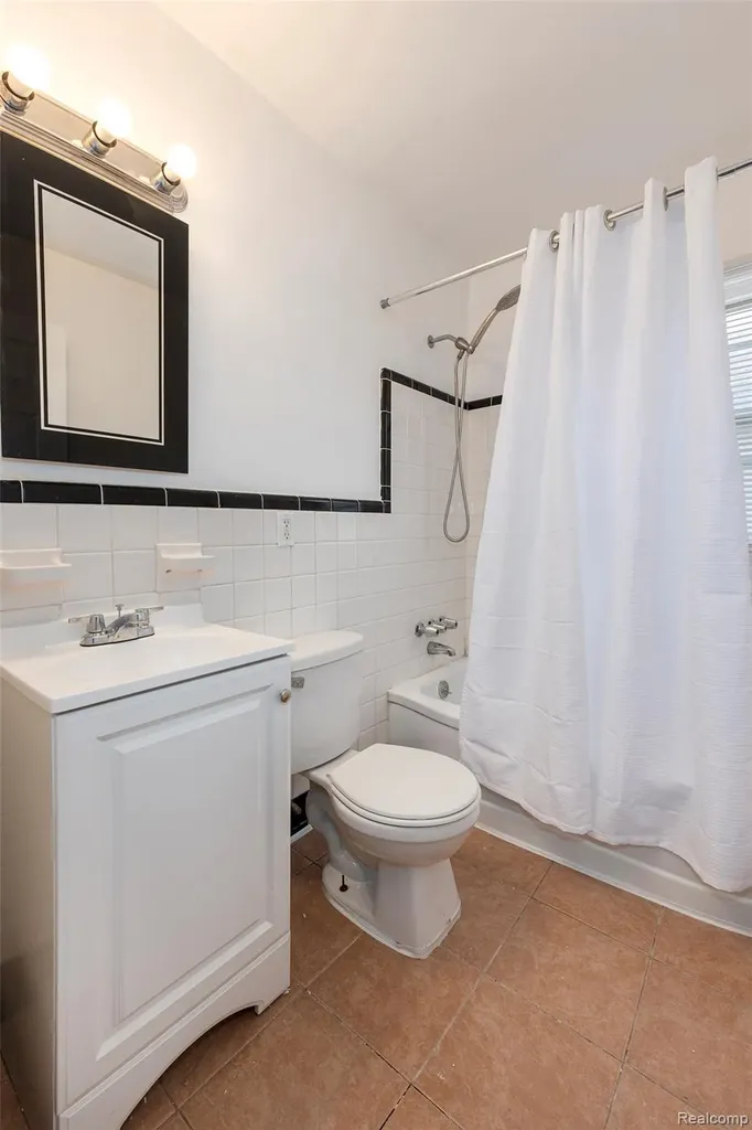17124 Toepfer Drive Eastpointe City MI 48021