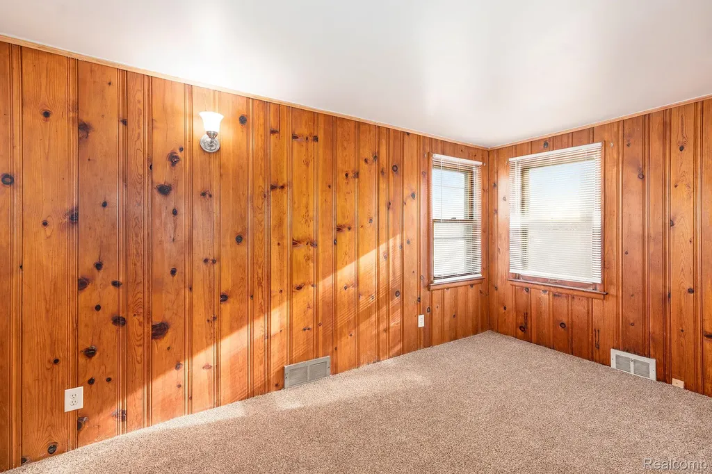 17124 Toepfer Drive Eastpointe City MI 48021
