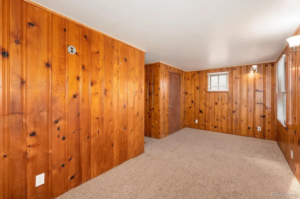 17124 Toepfer Drive Eastpointe City MI 48021