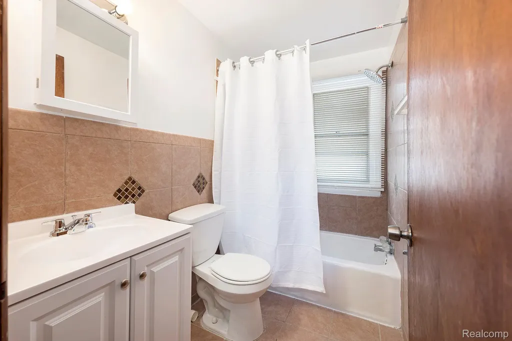 17124 Toepfer Drive Eastpointe City MI 48021