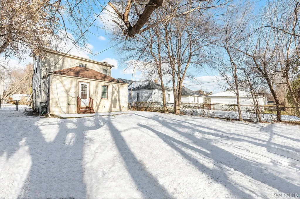 17124 Toepfer Drive Eastpointe City MI 48021