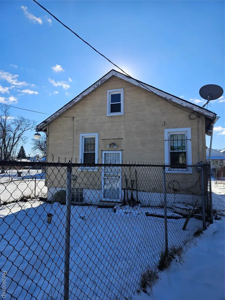 7374 Ellsworth Street Detroit City MI 48238