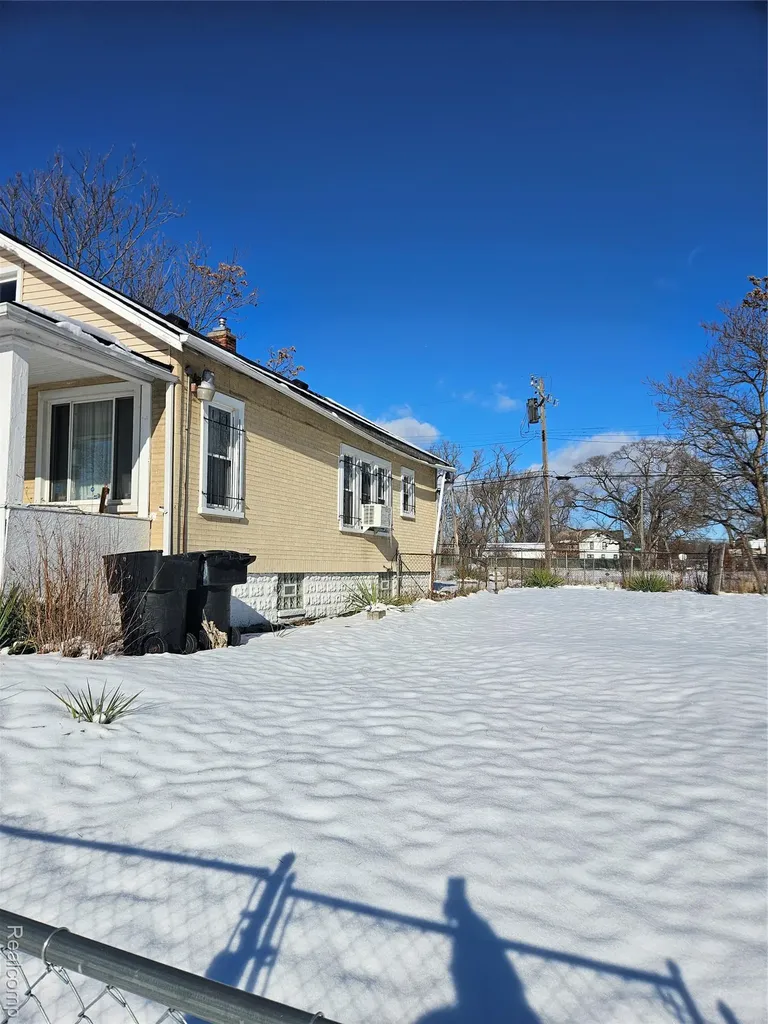 7374 Ellsworth Street Detroit City MI 48238