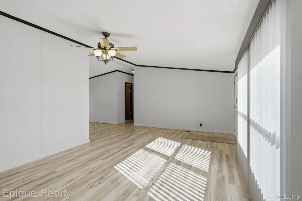 271 Lovell Court Flushing City MI 48433