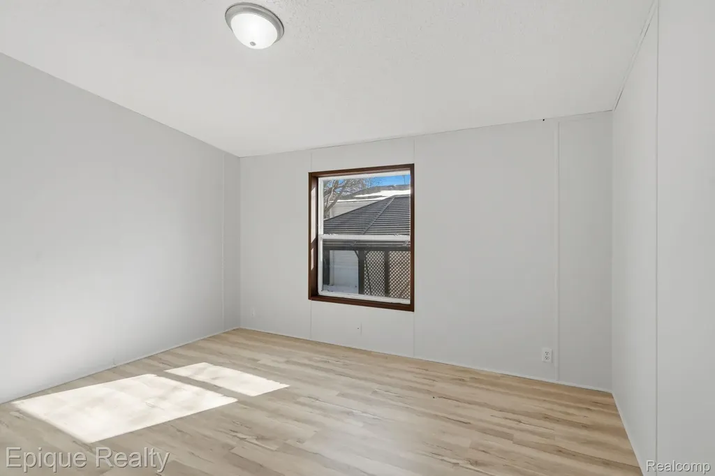 271 Lovell Court Flushing City MI 48433