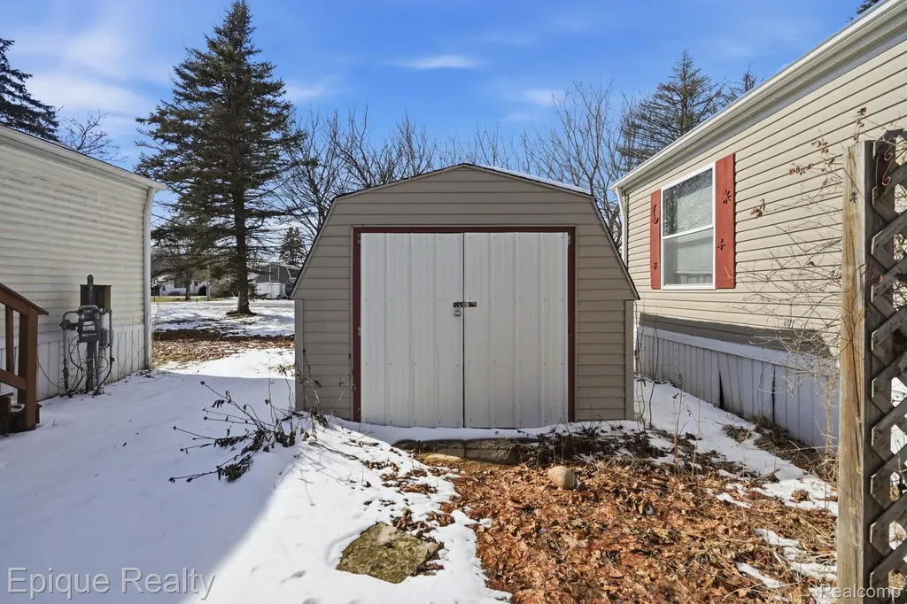 271 Lovell Court Flushing City MI 48433