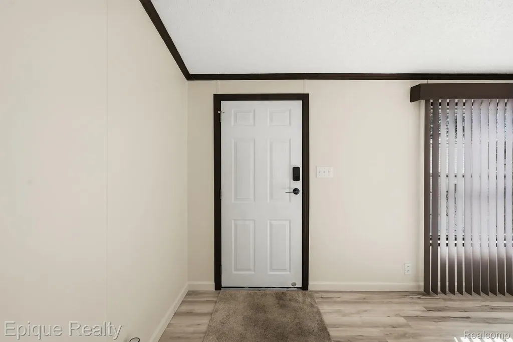 271 Lovell Court Flushing City MI 48433