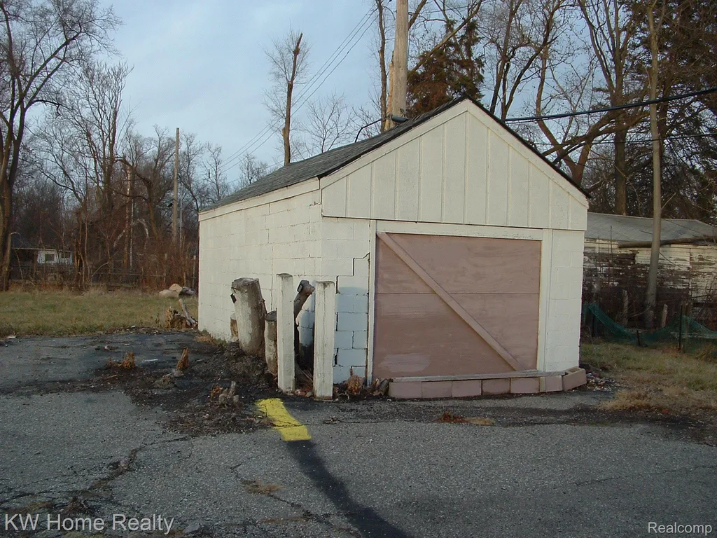 20650 Fenkell Avenue Detroit City MI 48223