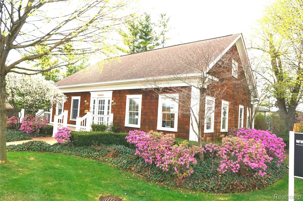 907 W 14 Mile Road Clawson City MI 48017