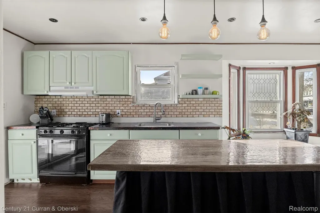 18022 Harman Street Melvindale City MI 48122