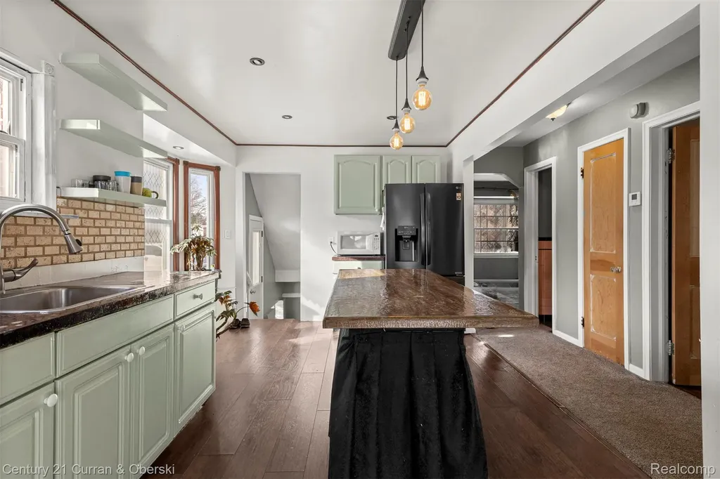 18022 Harman Street Melvindale City MI 48122