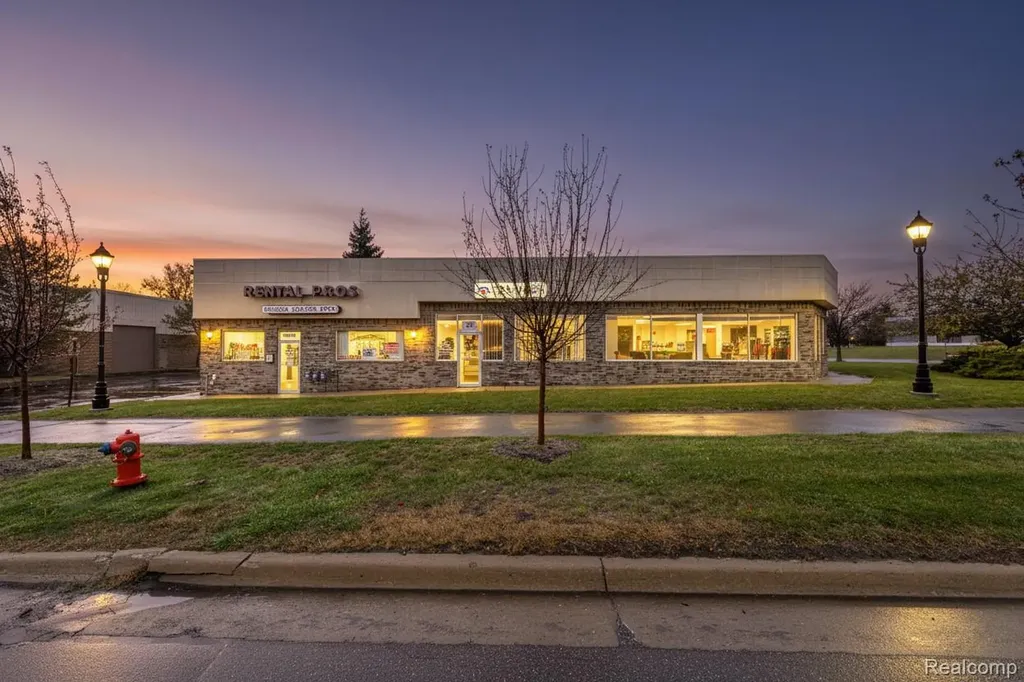 1989 N Opdyke Road Auburn Hills City MI 48326