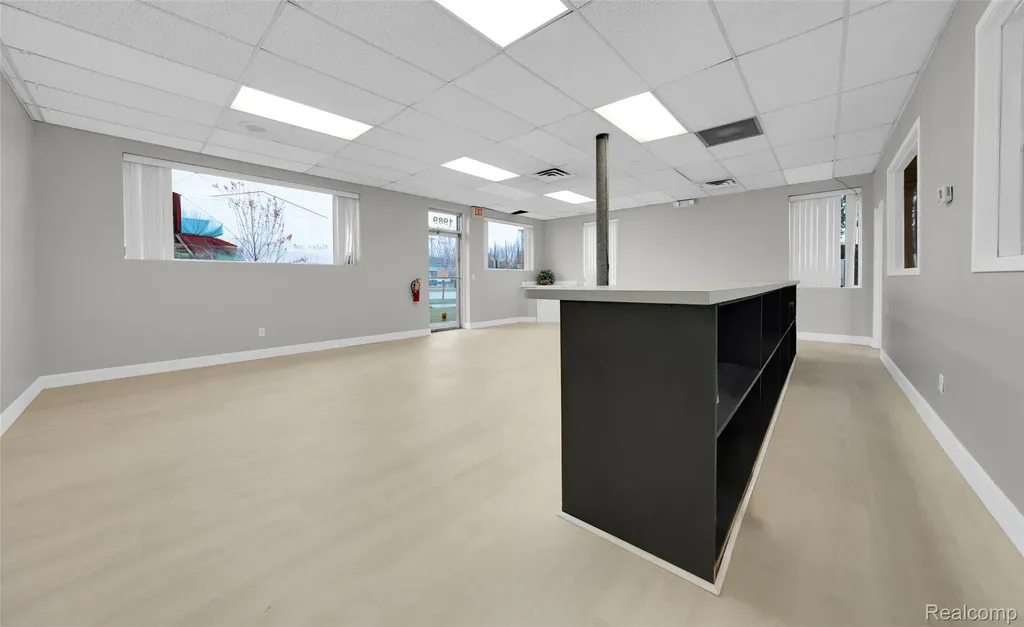 1989 N Opdyke Road Auburn Hills City MI 48326