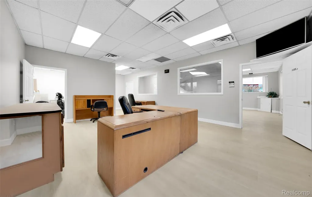 1989 N Opdyke Road Auburn Hills City MI 48326