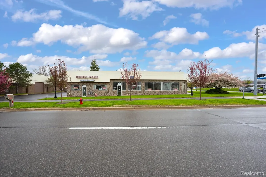 1989 N Opdyke Road Auburn Hills City MI 48326