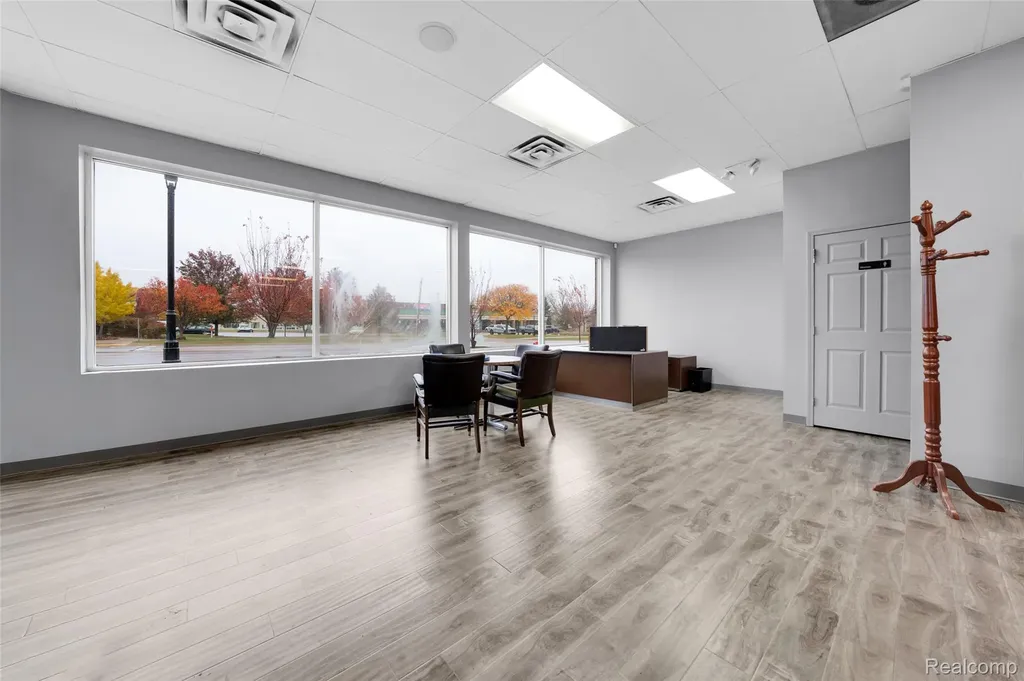 1989 N Opdyke Road Auburn Hills City MI 48326