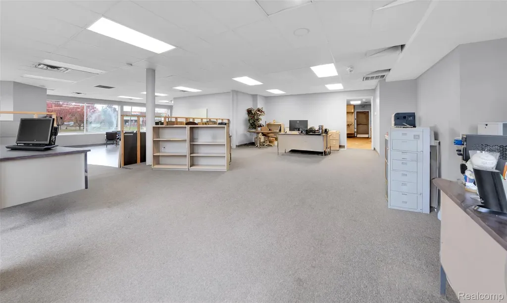 1989 N Opdyke Road Auburn Hills City MI 48326