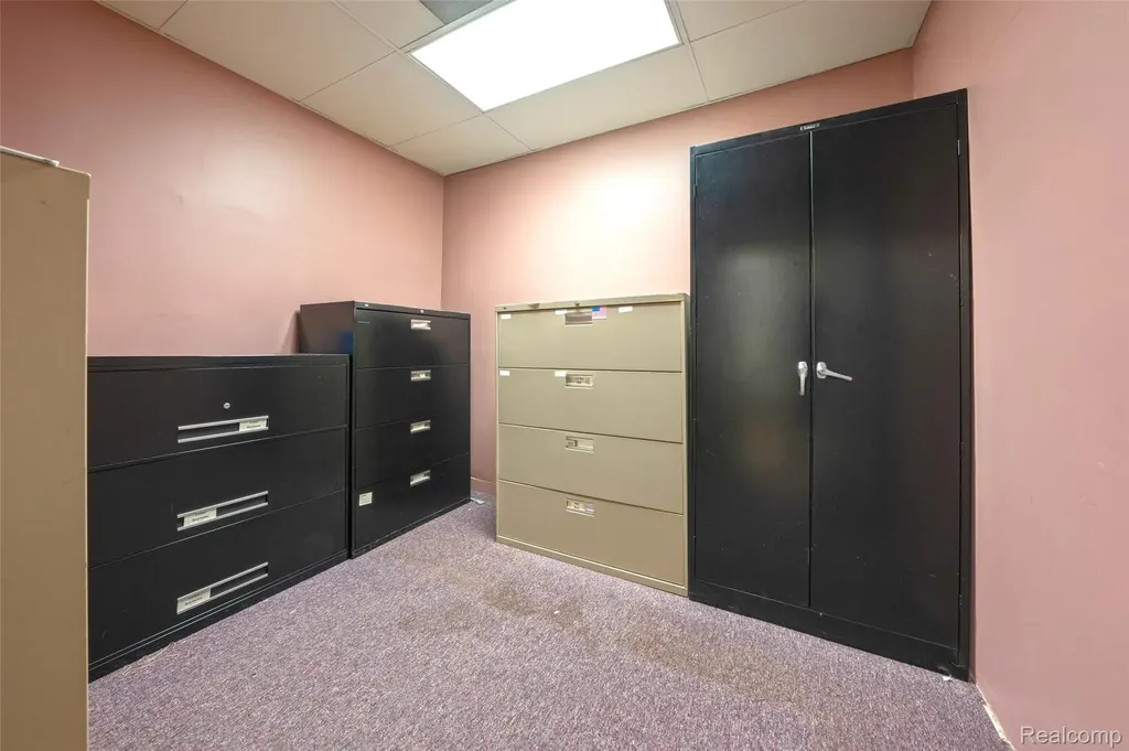 1989 N Opdyke Road Auburn Hills City MI 48326