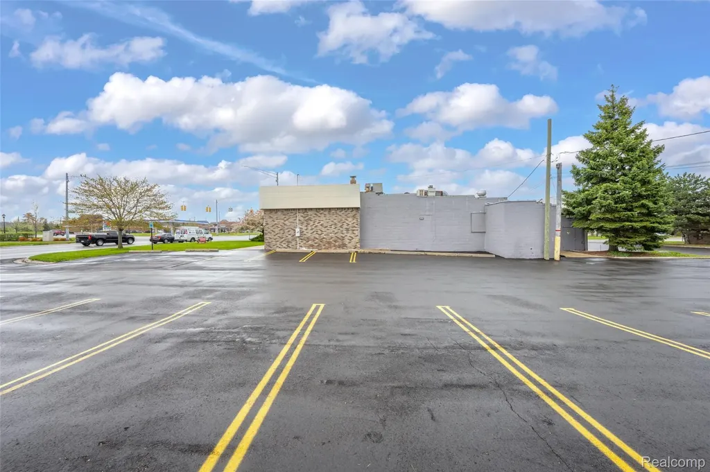 1989 N Opdyke Road Auburn Hills City MI 48326