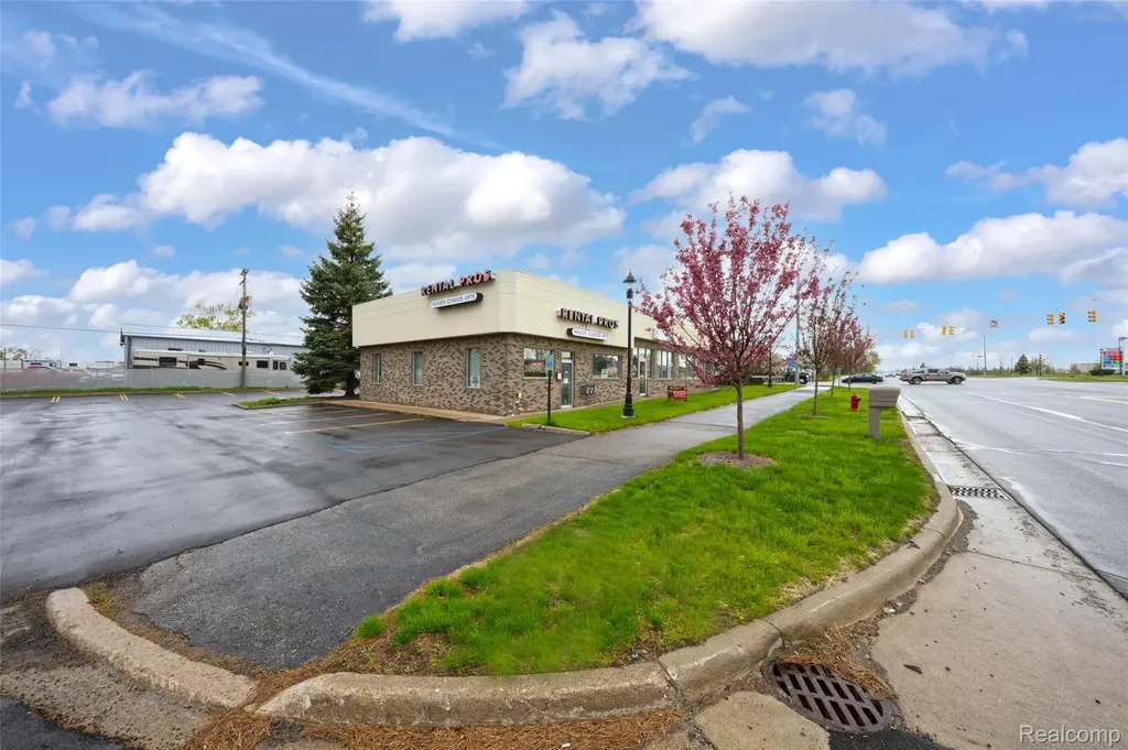 1989 N Opdyke Road Auburn Hills City MI 48326