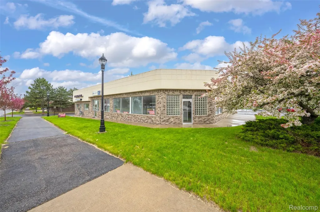 1989 N Opdyke Road Auburn Hills City MI 48326