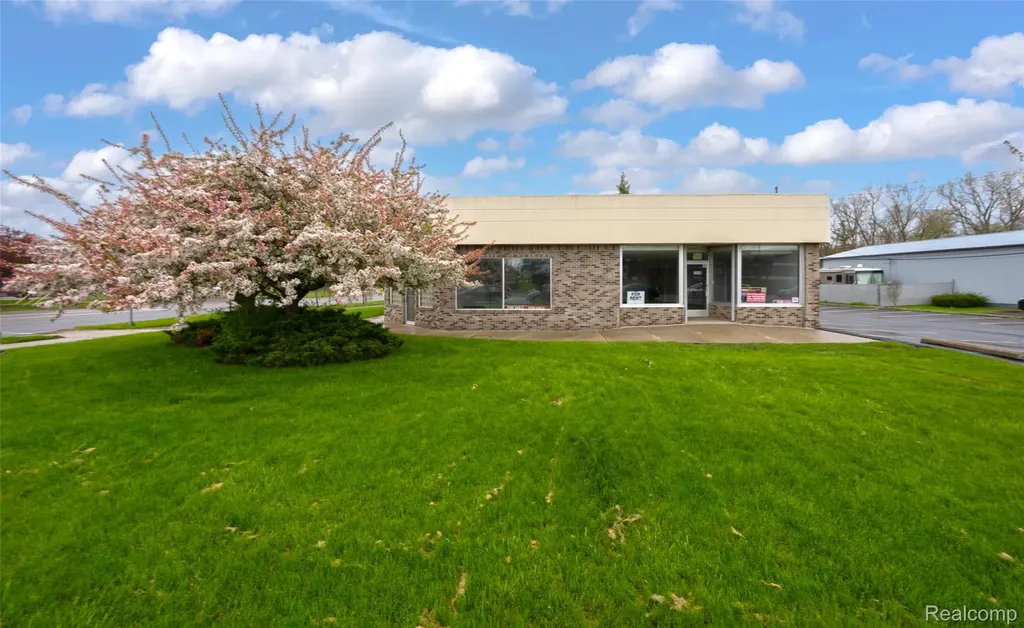 1989 N Opdyke Road Auburn Hills City MI 48326