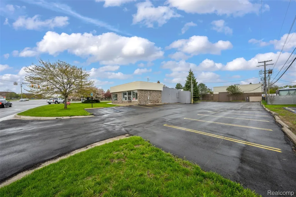 1989 N Opdyke Road Auburn Hills City MI 48326
