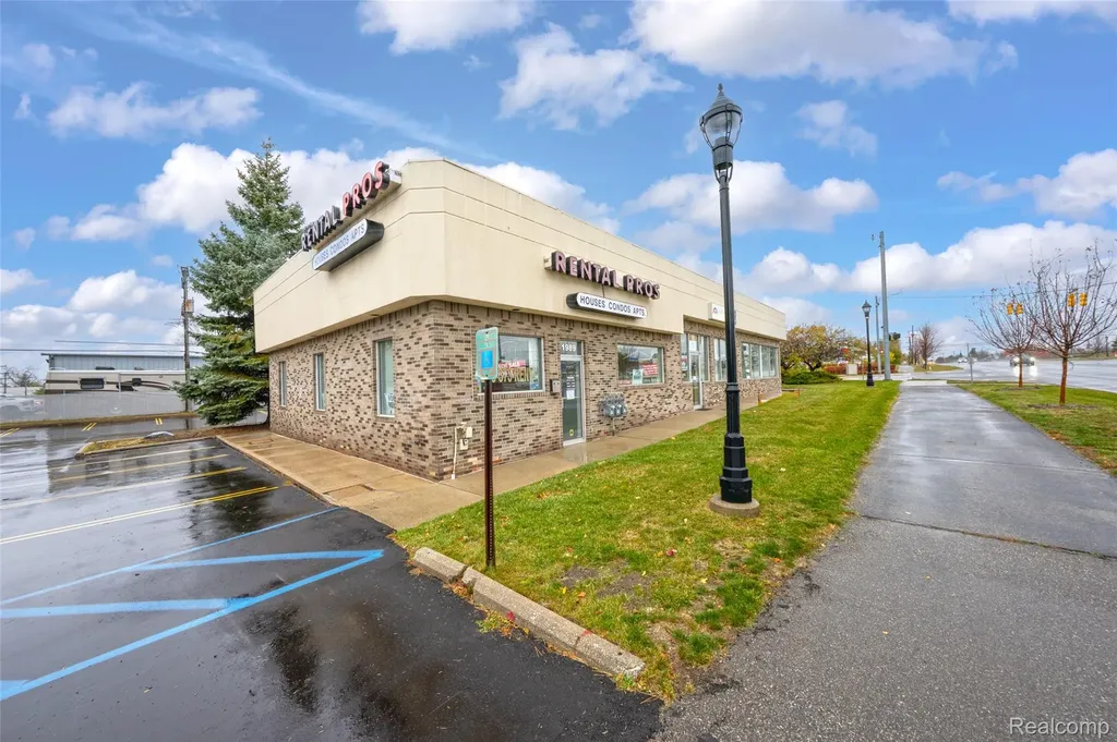 1989 N Opdyke Road Auburn Hills City MI 48326