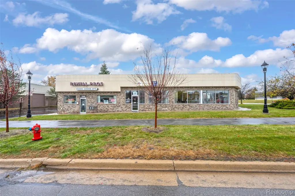 1989 N Opdyke Road Auburn Hills City MI 48326