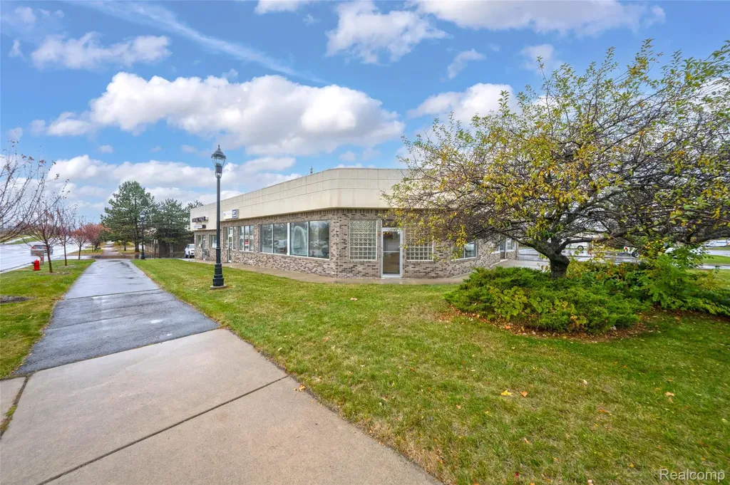 1989 N Opdyke Road Auburn Hills City MI 48326