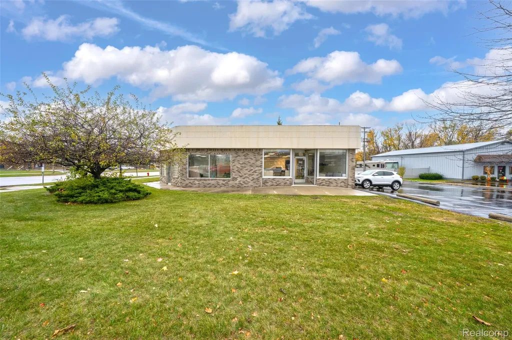 1989 N Opdyke Road Auburn Hills City MI 48326