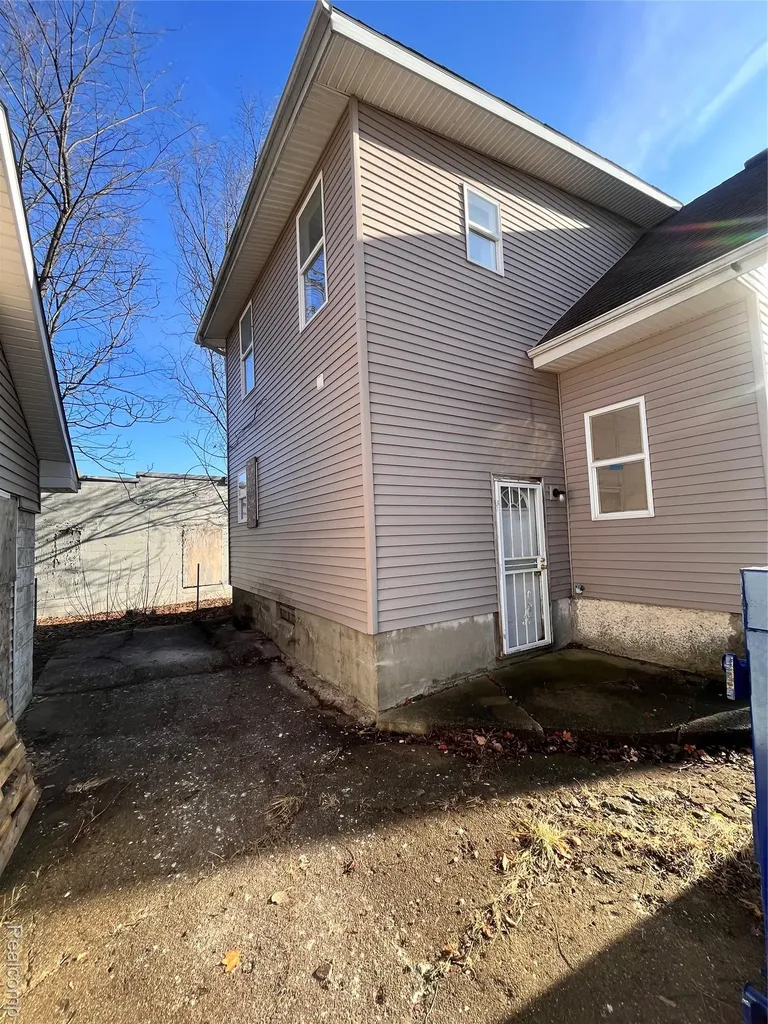 2410 Corunna Road Flint City MI 48503