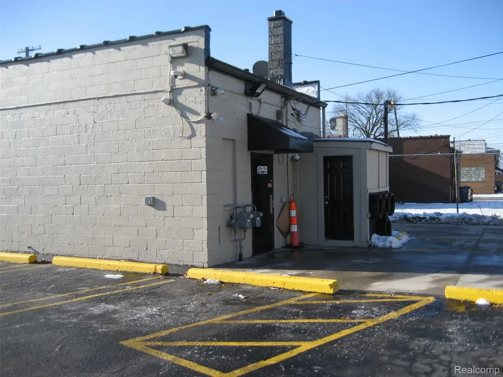 22234 W Warren Avenue Redford Charter Township MI 48239