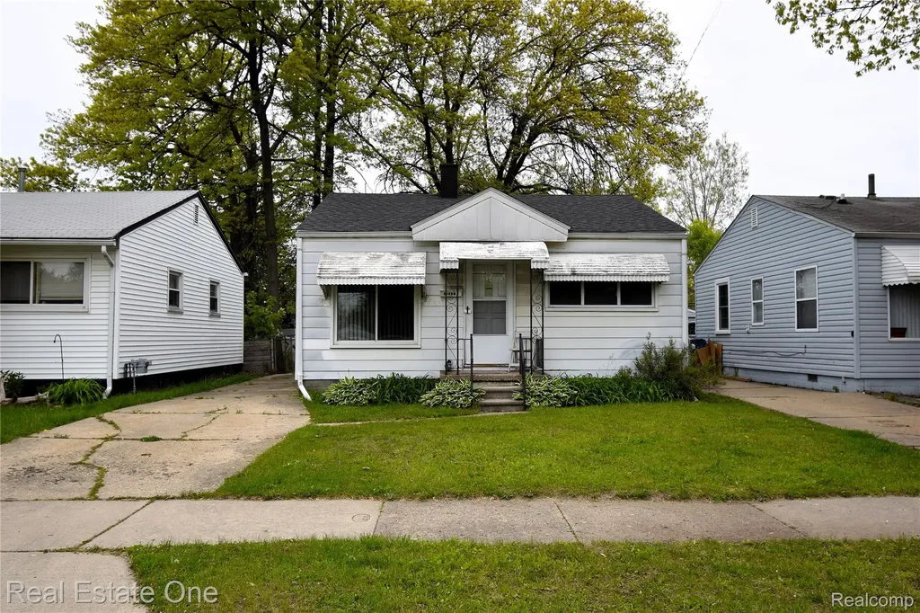11327 Sherman Avenue Warren City MI 48089