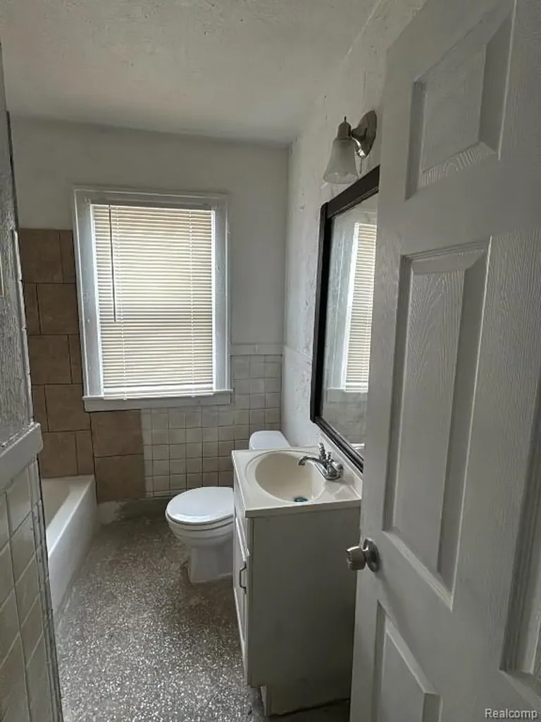 2376 Leslie Street Detroit City MI 48238
