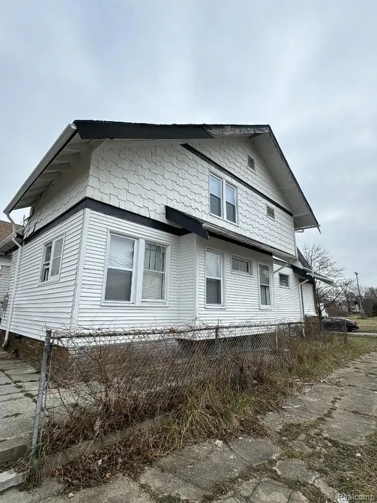 2376 Leslie Street Detroit City MI 48238