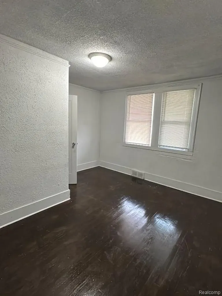 2376 Leslie Street Detroit City MI 48238