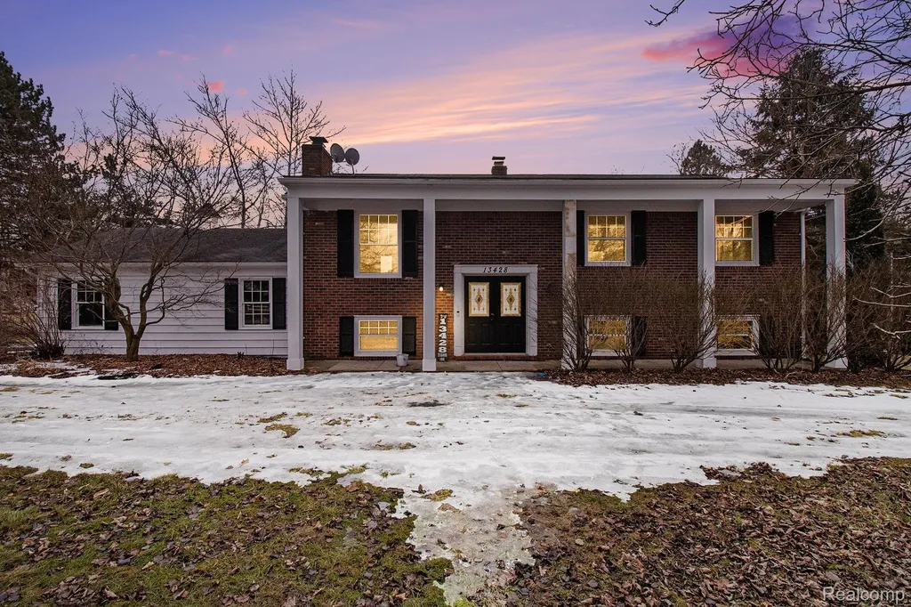 13428 Sequoia Lane Green Oak Township MI 48178
