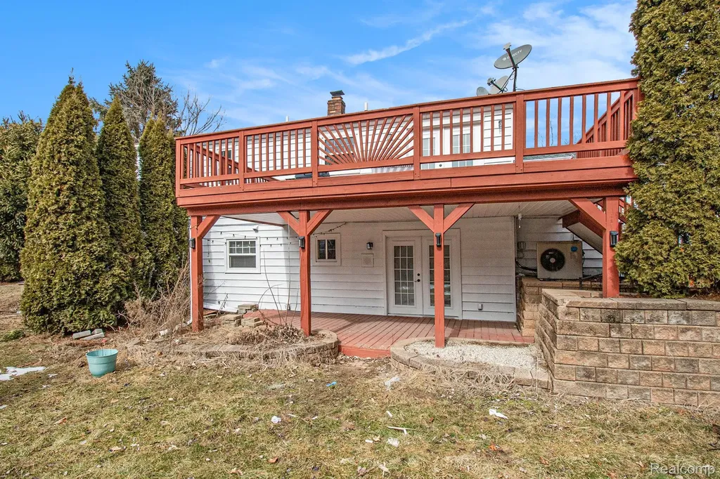 13428 Sequoia Lane Green Oak Township MI 48178
