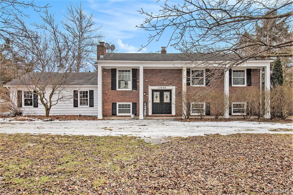 13428 Sequoia Lane Green Oak Township MI 48178