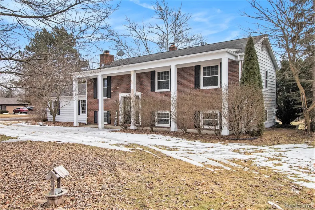13428 Sequoia Lane Green Oak Township MI 48178